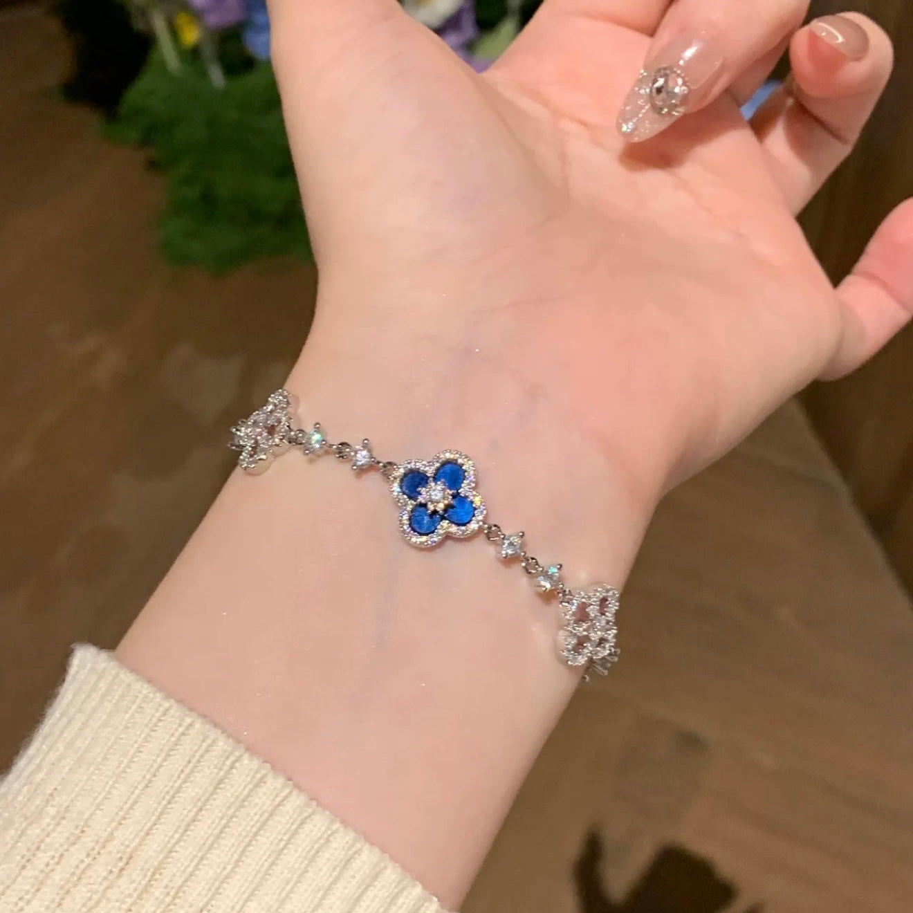 [Imperial] CLOVER 5 MOTIF PINK BLUE RED WHITE BRACELET