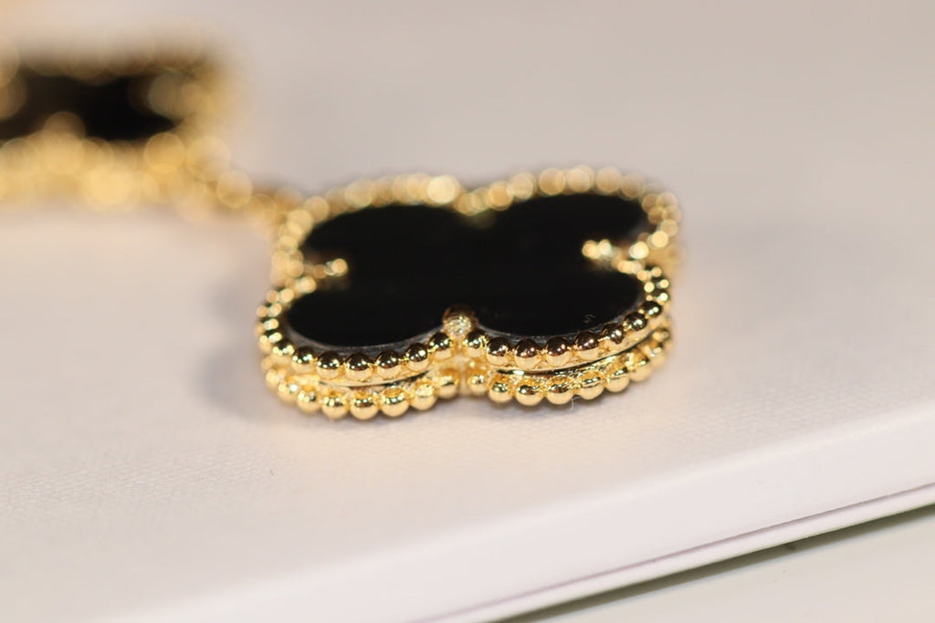 [Imperial] CLOVER EARRINGS GOLD ONYX MOP 3 MOTIF