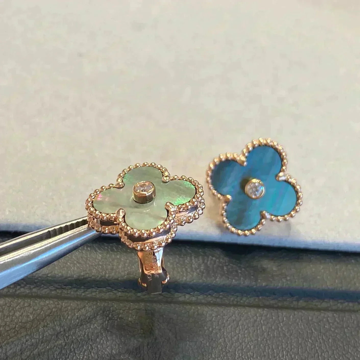 [Imperial] CLOVER MEDIUM 1 MOTIFS GRAY MOP  DIAMOND EARRINGS