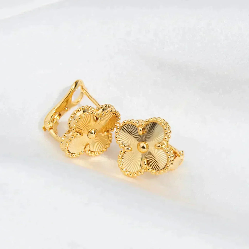 [Imperial] CLOVER MEDIUM 1 MOTIFS LASER EARRINGS