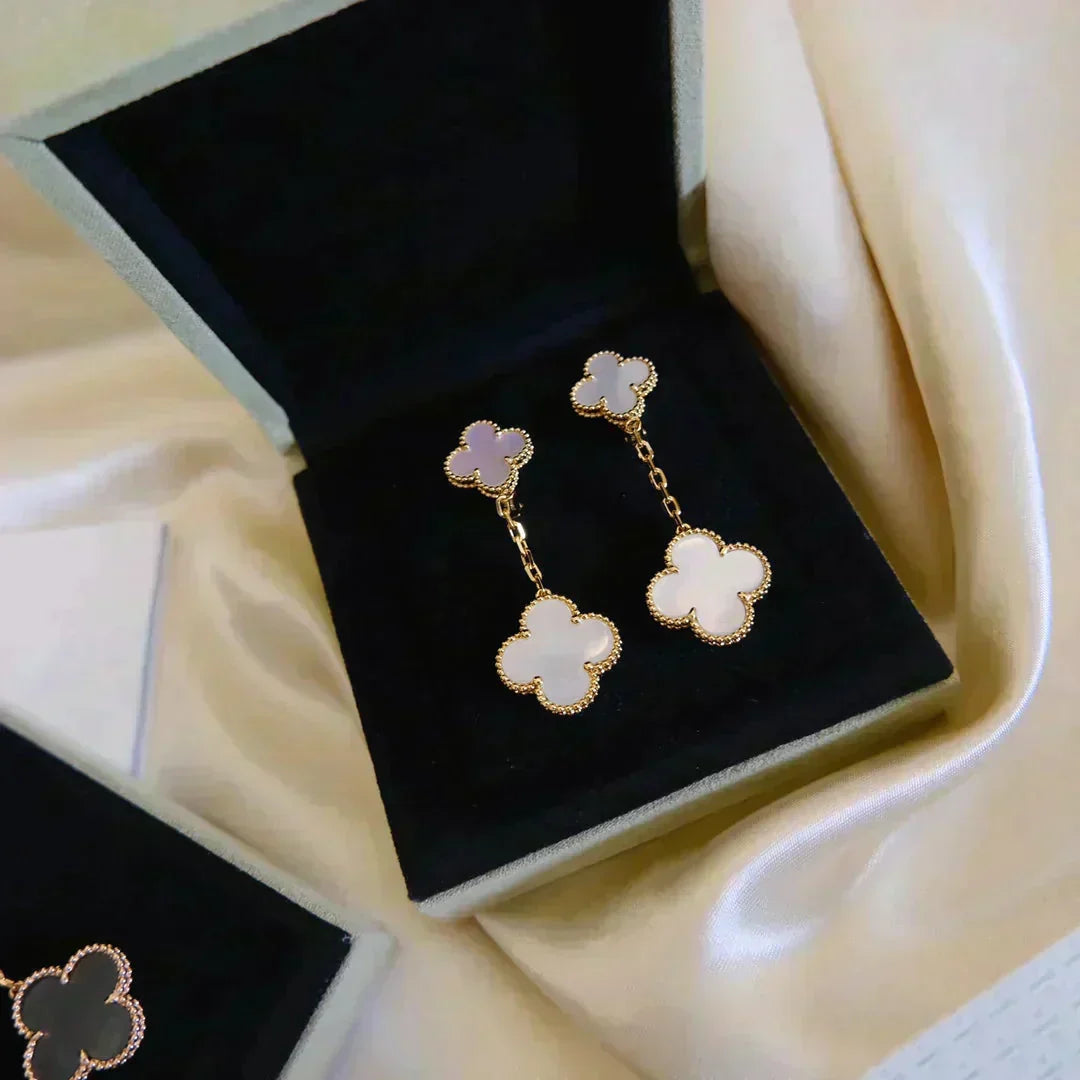 [Imperial] CLOVER 2 MOTIF WHITE MOP EARRINGS