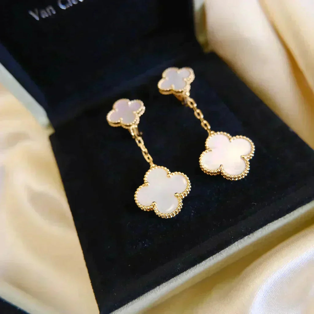 [Imperial] CLOVER 2 MOTIF WHITE MOP EARRINGS