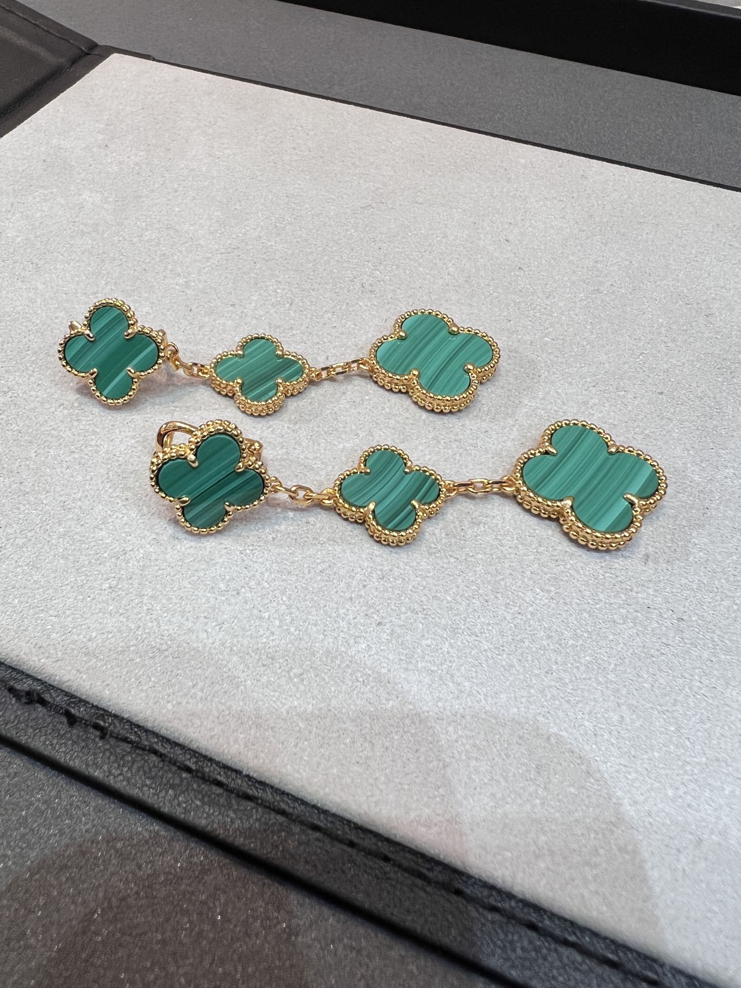 [Imperial] CLOVER MALACHITE 3 MOTIFS GOLD