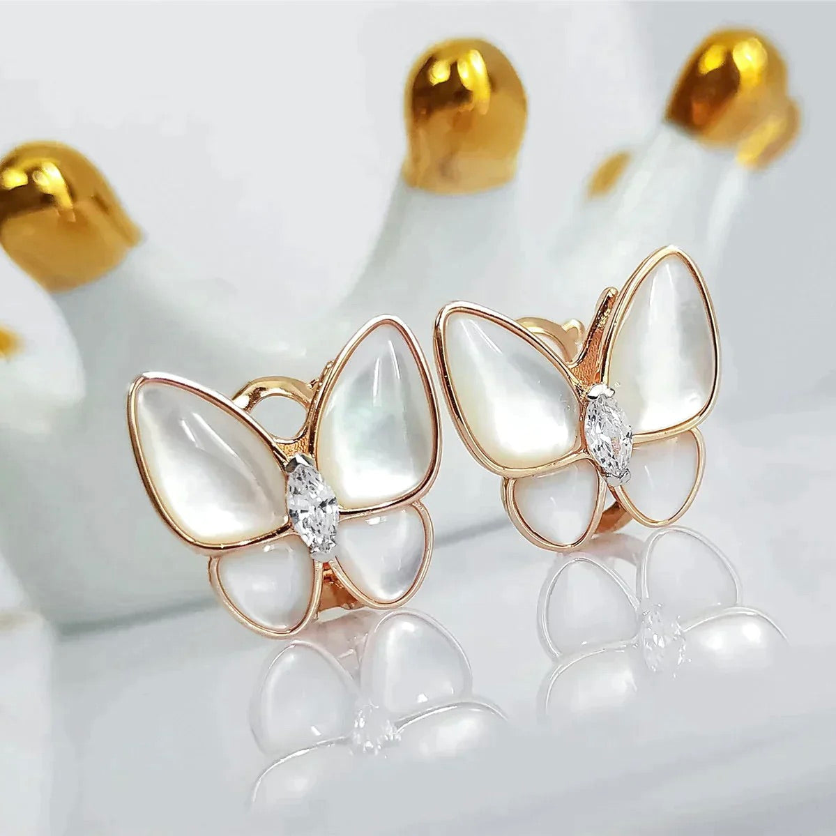 [Imperial] BUTTERFLY MOP DIAMOND EARRINGS