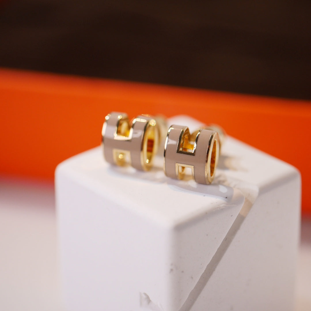 [Imperial] MINI POP H GOLD EARRINGS GREY