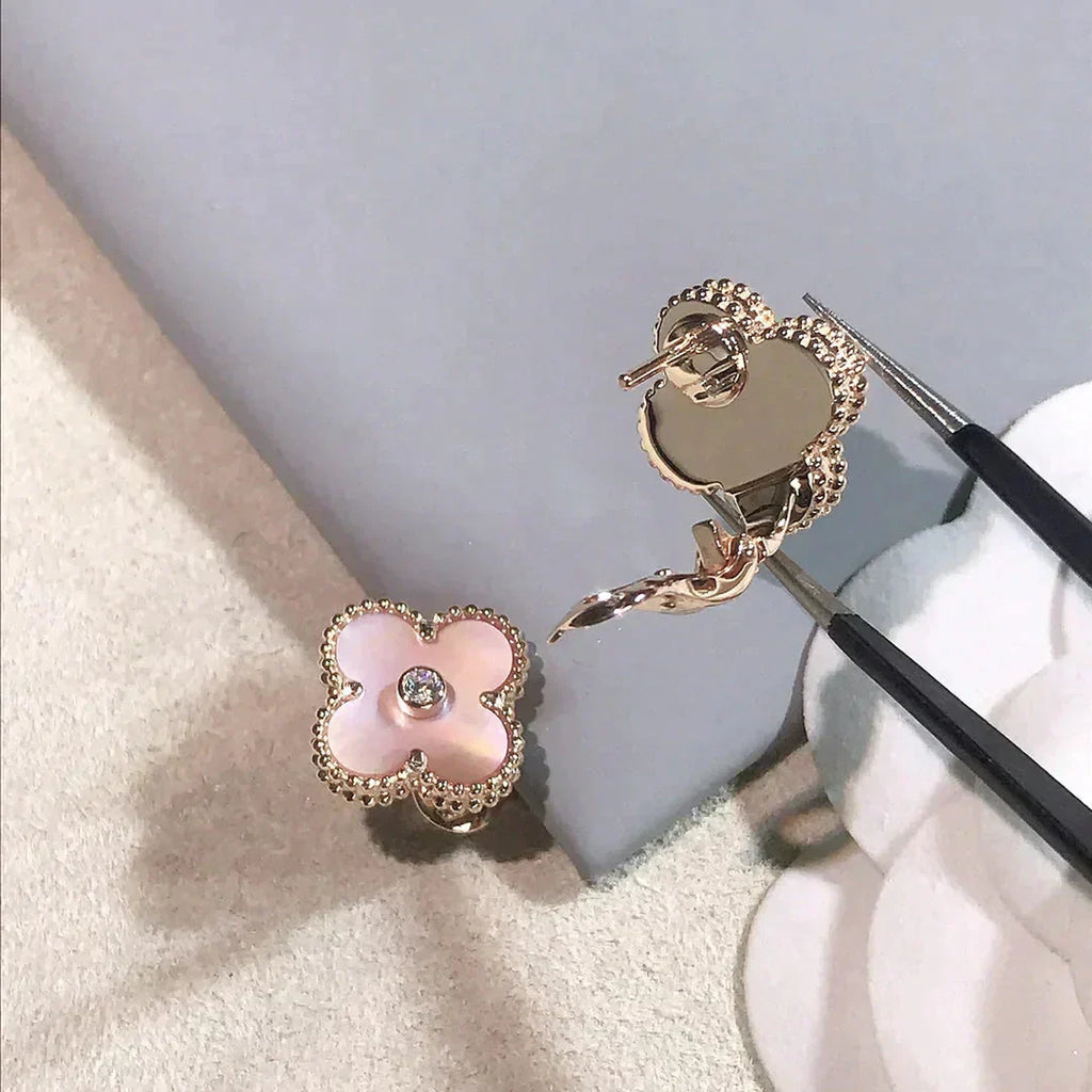 [Imperial] CLOVER MEDIUM 1 MOTIFS  PINK MOP DIAMOND EARRINGS