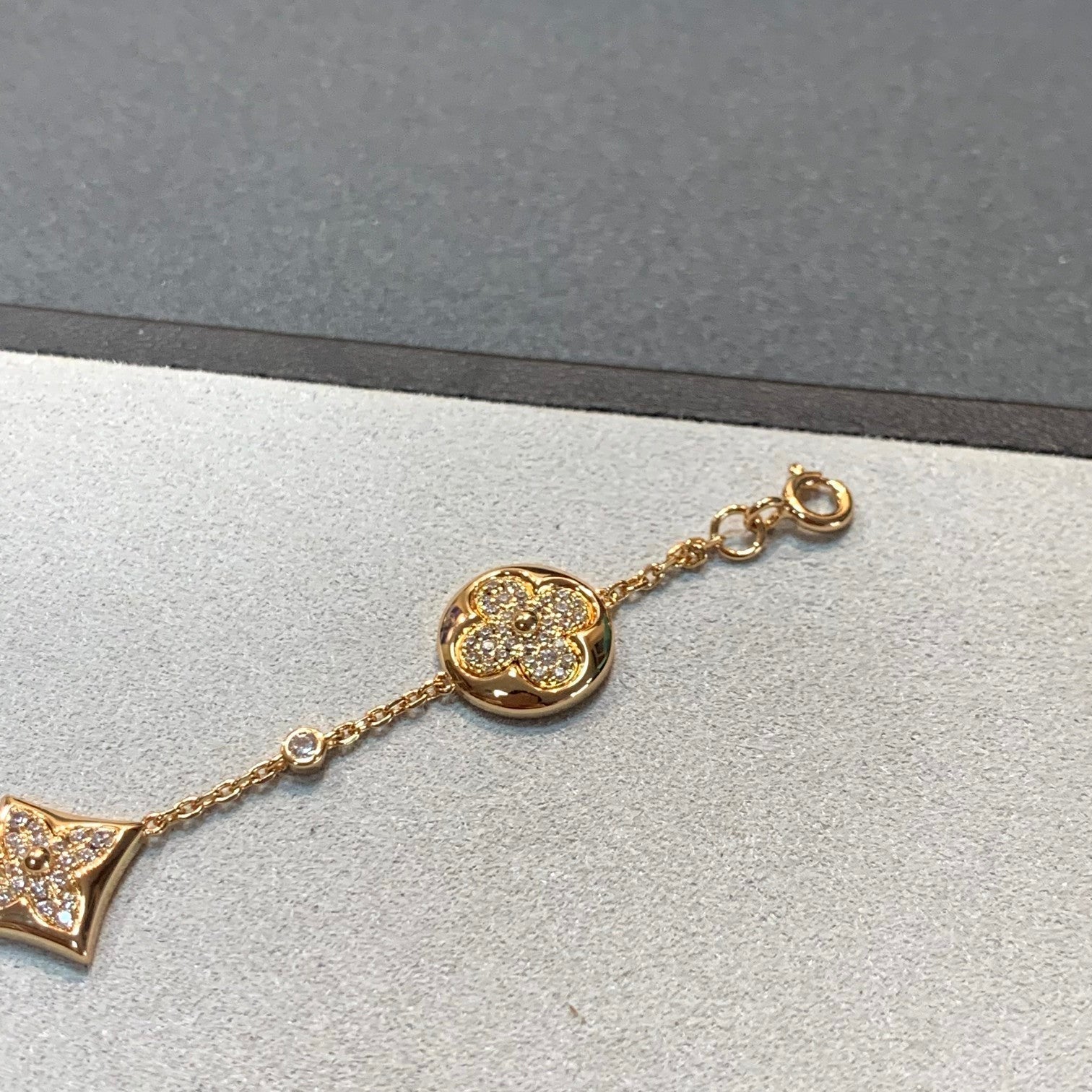 [Imperial] STAR AND SUN 4 MOTIFS GOLD DIAMONDS BRACELET