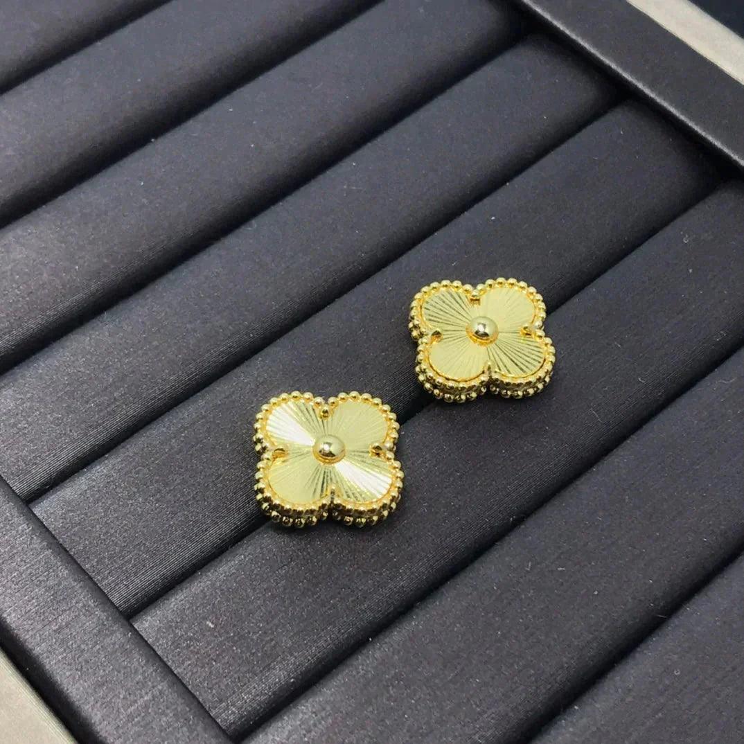 [Imperial] CLOVER MINI 9.5MM LASER EARRINGS