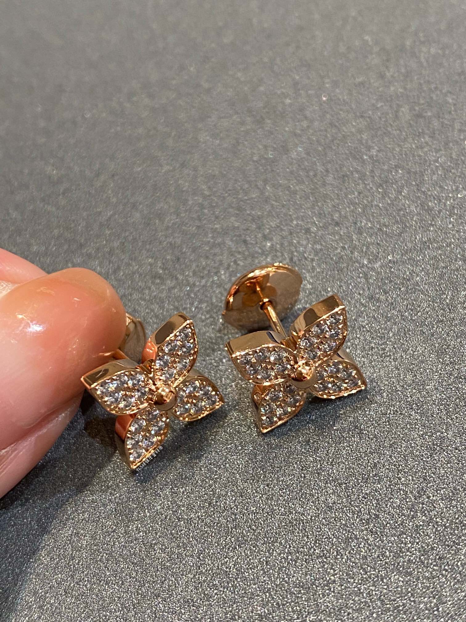 [Imperial] STAR DIAMOND EARRINGS