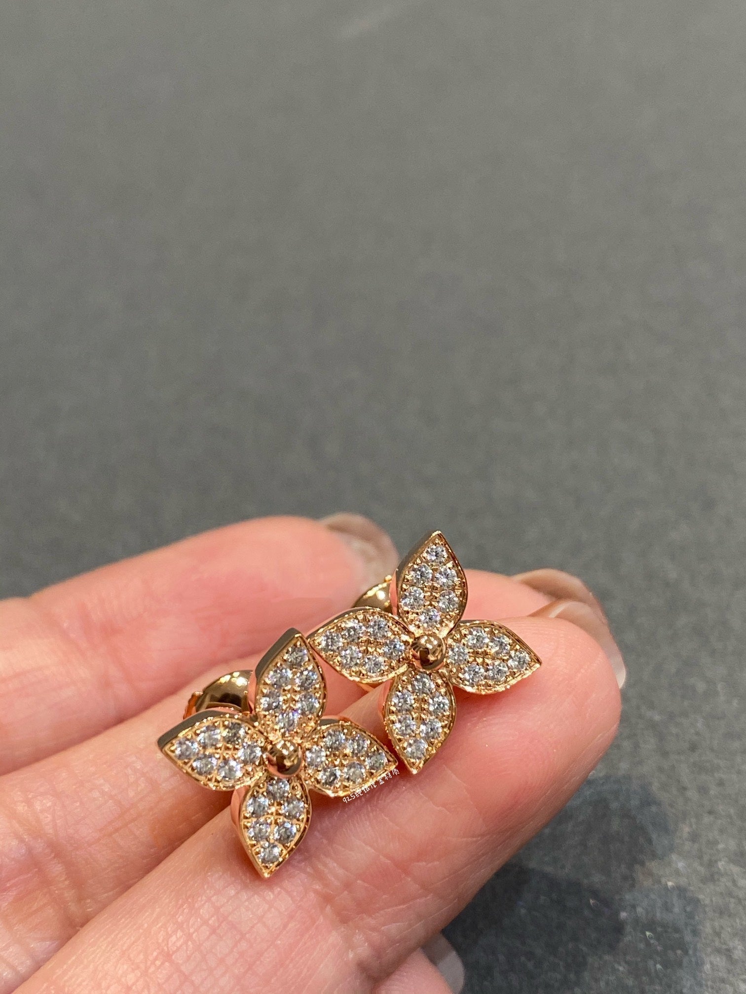 [Imperial] STAR DIAMOND EARRINGS