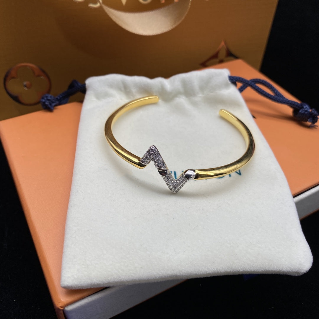 [Imperial] VOLTE UPSITE DOWN DIAMOND GOLD OPEN BRACELET