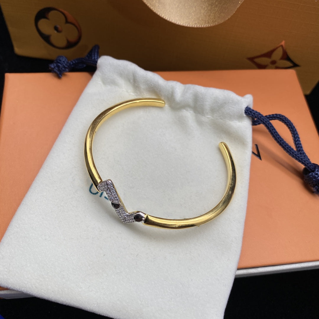 [Imperial] VOLTE UPSITE DOWN DIAMOND GOLD OPEN BRACELET