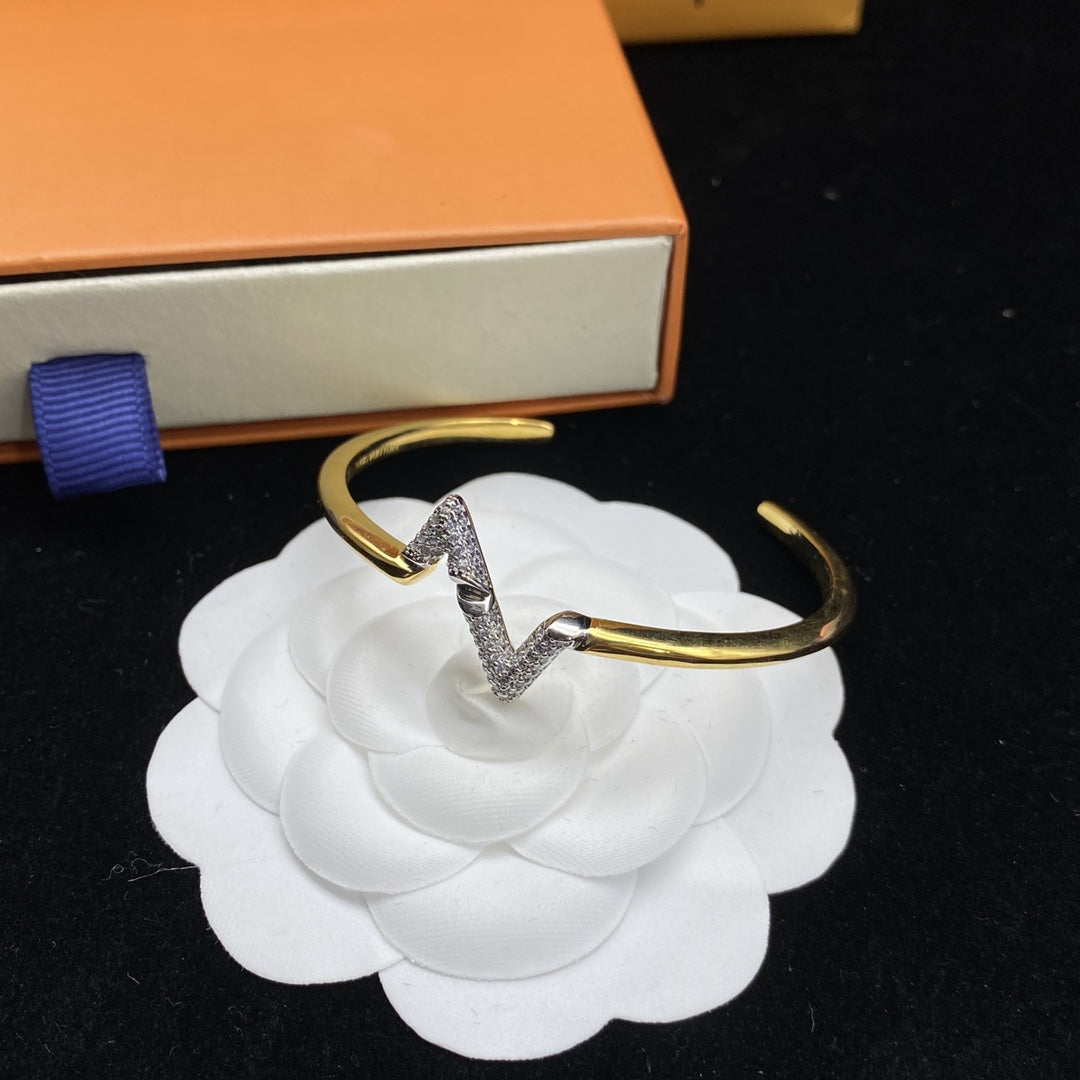 [Imperial] VOLTE UPSITE DOWN DIAMOND GOLD OPEN BRACELET