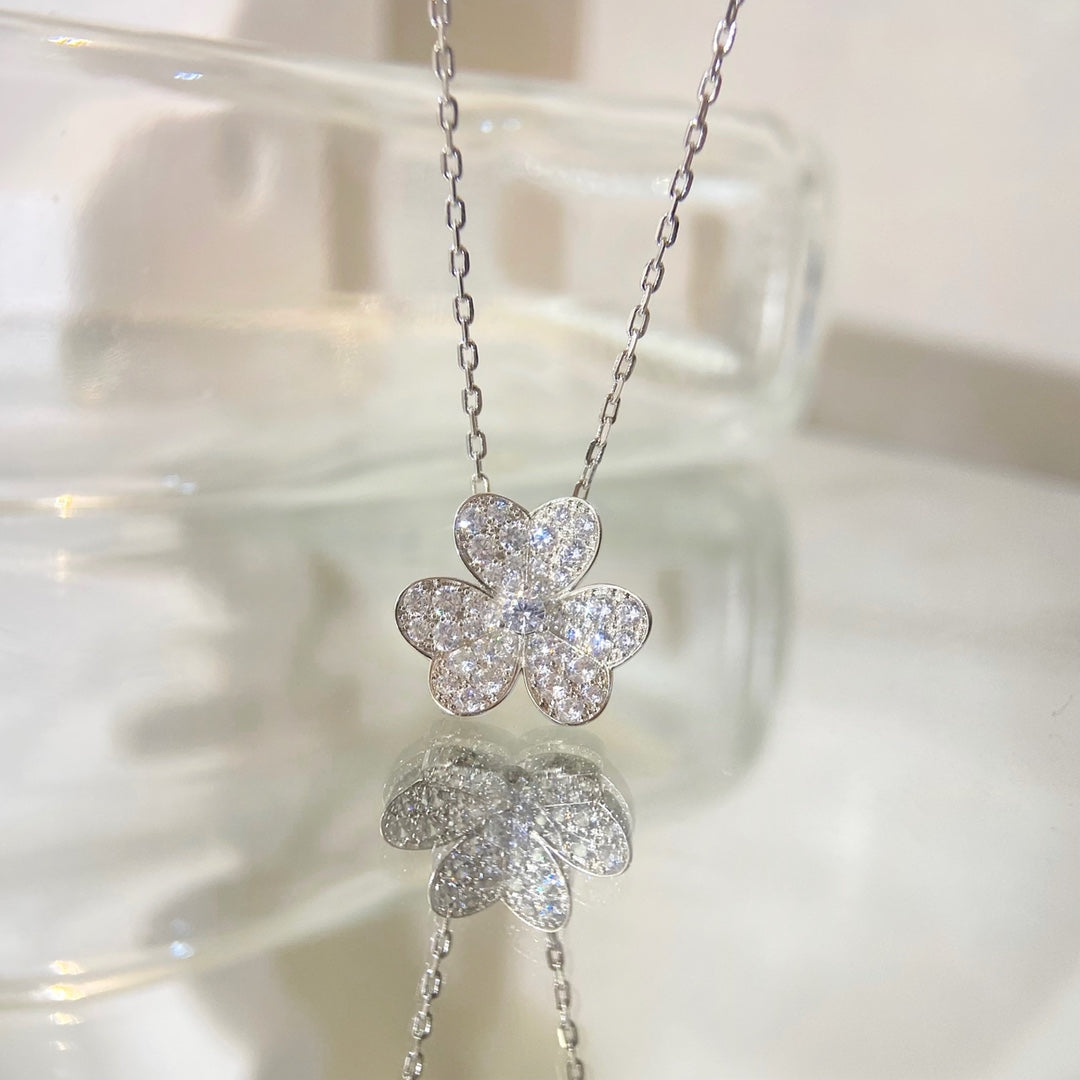 [Imperial] FLOWER DIAMOND NECKLACE
