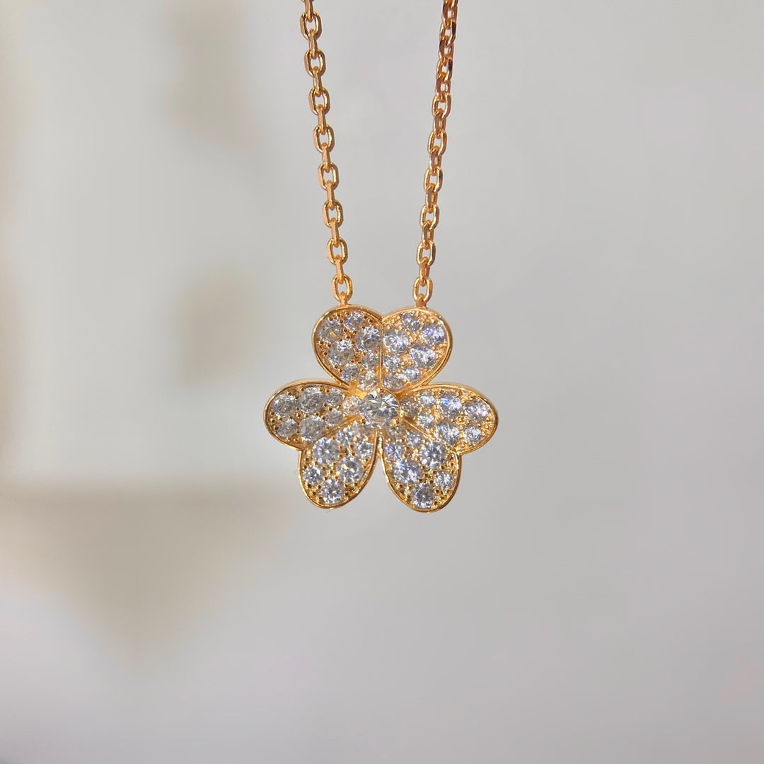 [Imperial] FLOWER DIAMOND NECKLACE