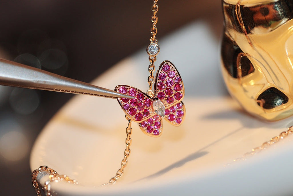 [Imperial] BUTTERFLY RED DIAMOND ROSE GOLD NECKLACE