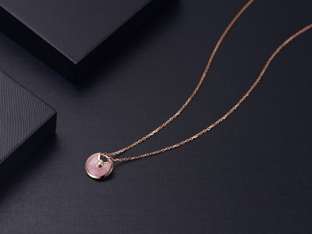 [Imperial] AMULETTE ROSE GOLD PINK MOP NECKLACE