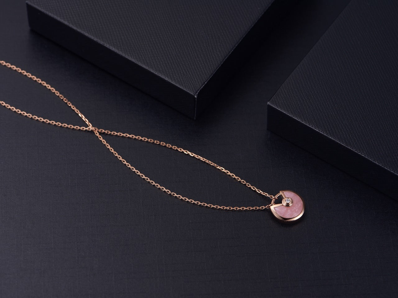 [Imperial] AMULETTE ROSE GOLD PINK MOP NECKLACE