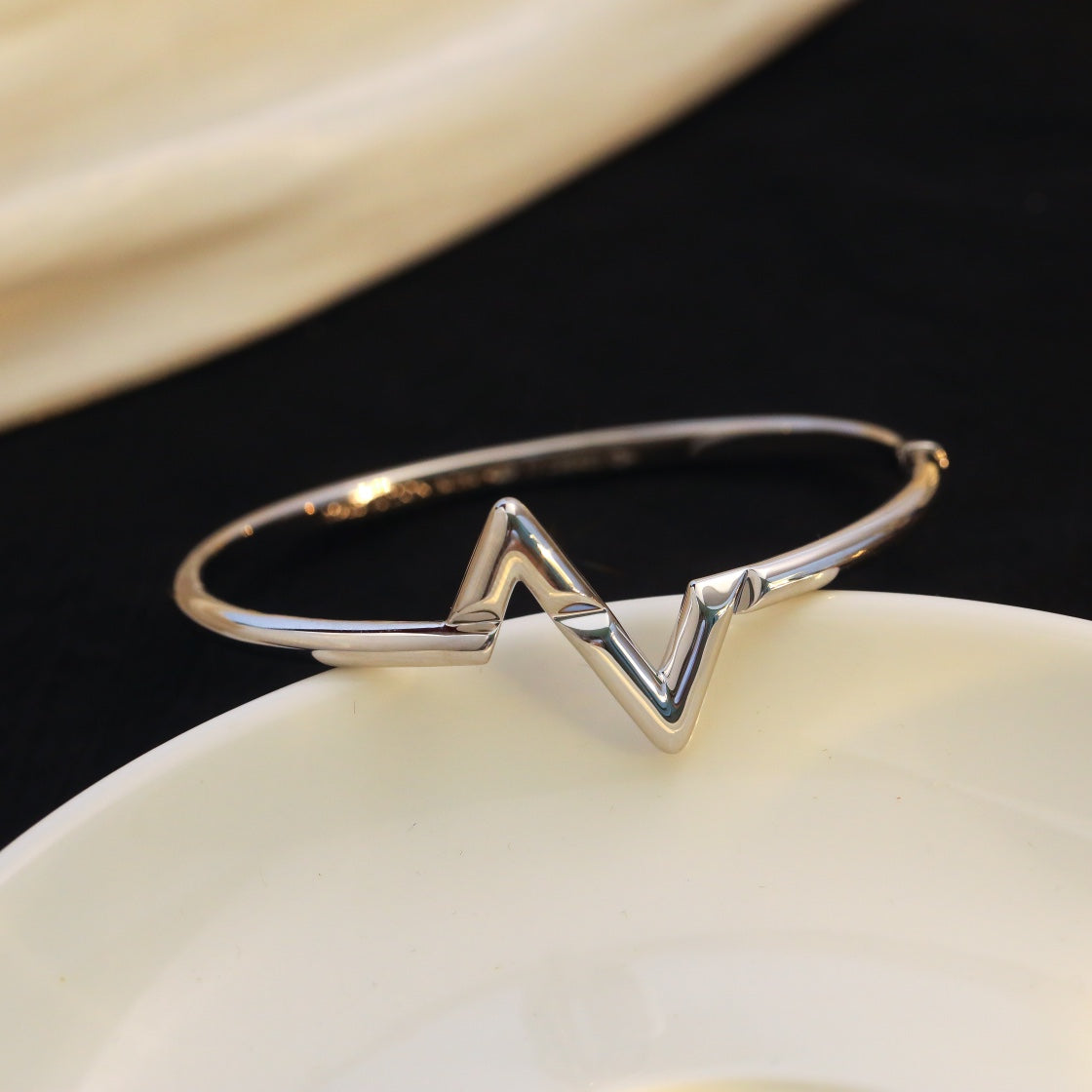 [Imperial] VOLTE UPSITE DOWN BRACELET