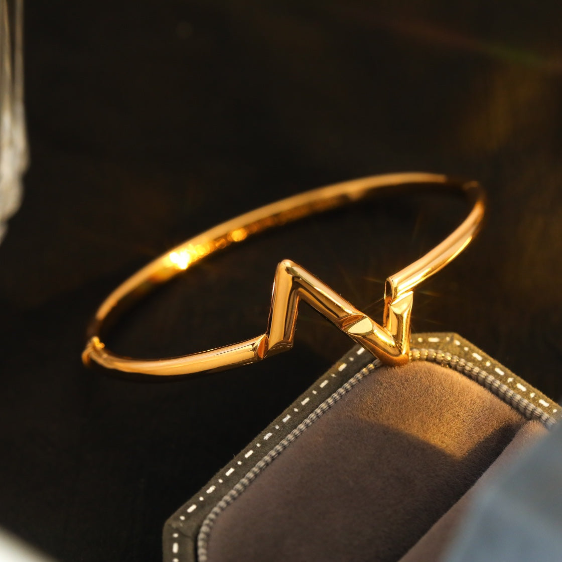 [Imperial] VOLTE UPSITE DOWN BRACELET