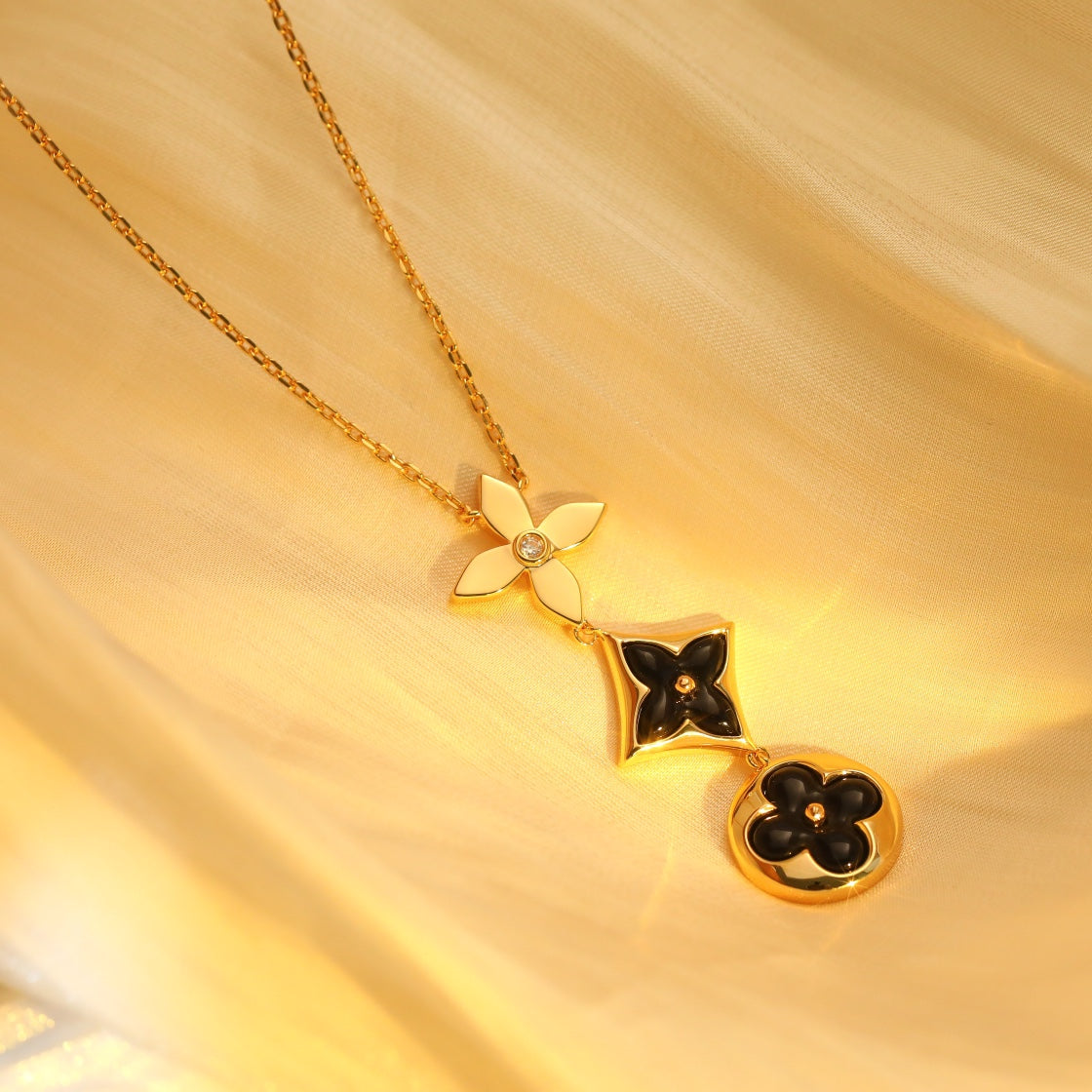 [Imperial] STAR AND SUN ONYX PINK GOLD NECKLACE
