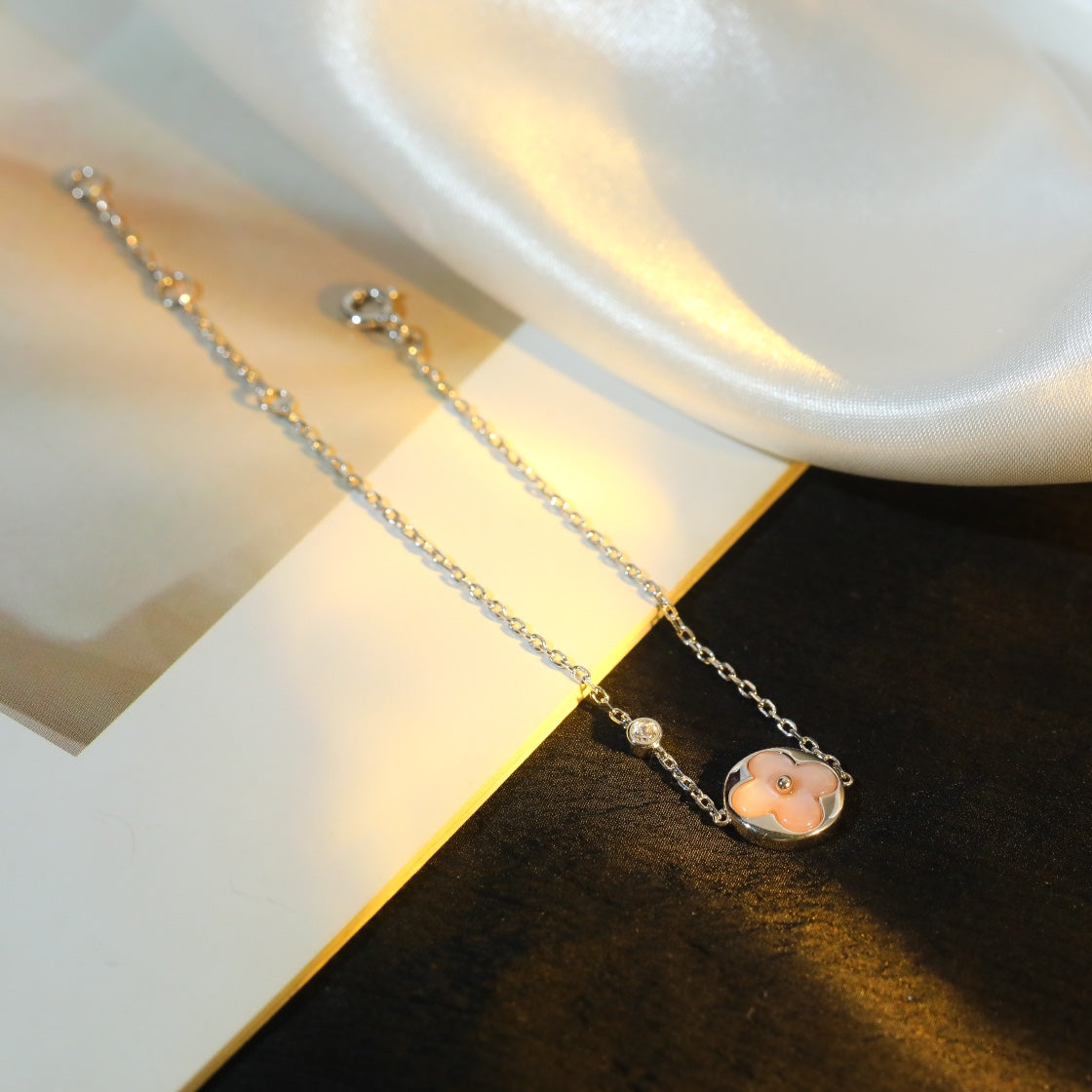 [Imperial] SUN MOTIF PINK MOP SILVER BRACELET