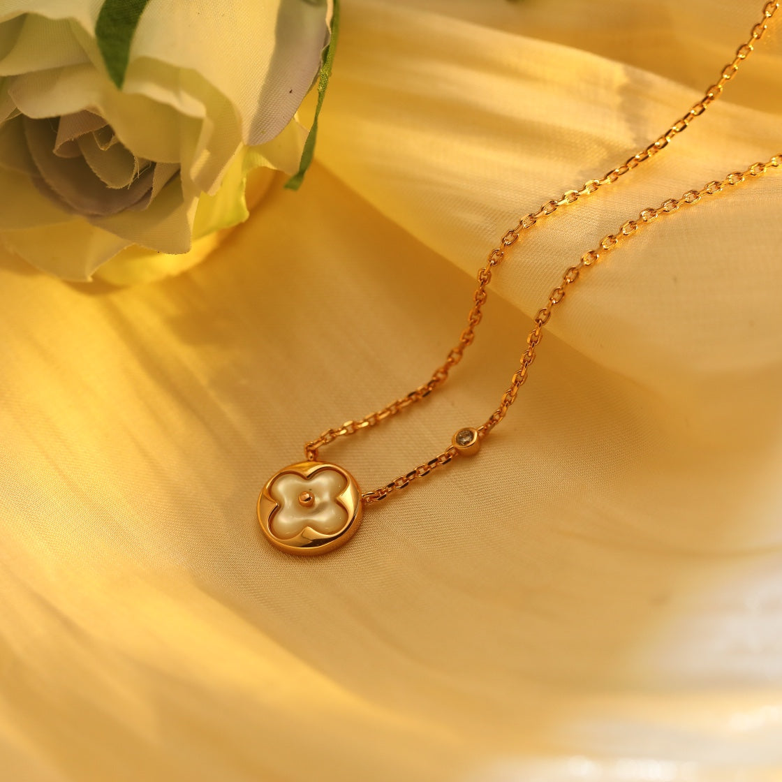 [Imperial] SUN PEDANT PINK GOLD 1 DIAMOND NECKLACE
