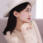 [Imperial] CLOVER MEDIUM 1 MOTIFS  WHITE MOP STUD EARRINGS