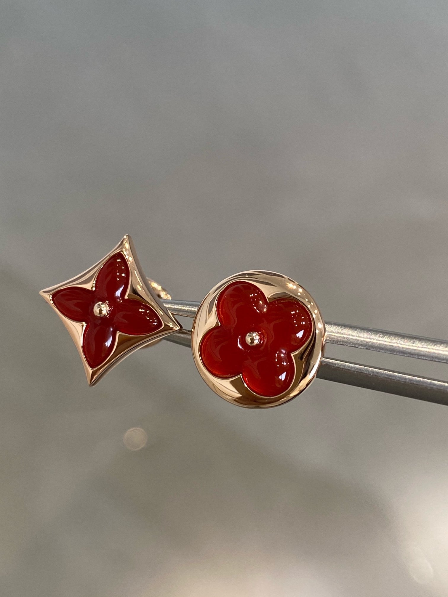 [Imperial] STAR AND SUN PINK GOLD CARNELIAN STUD EARRINGS