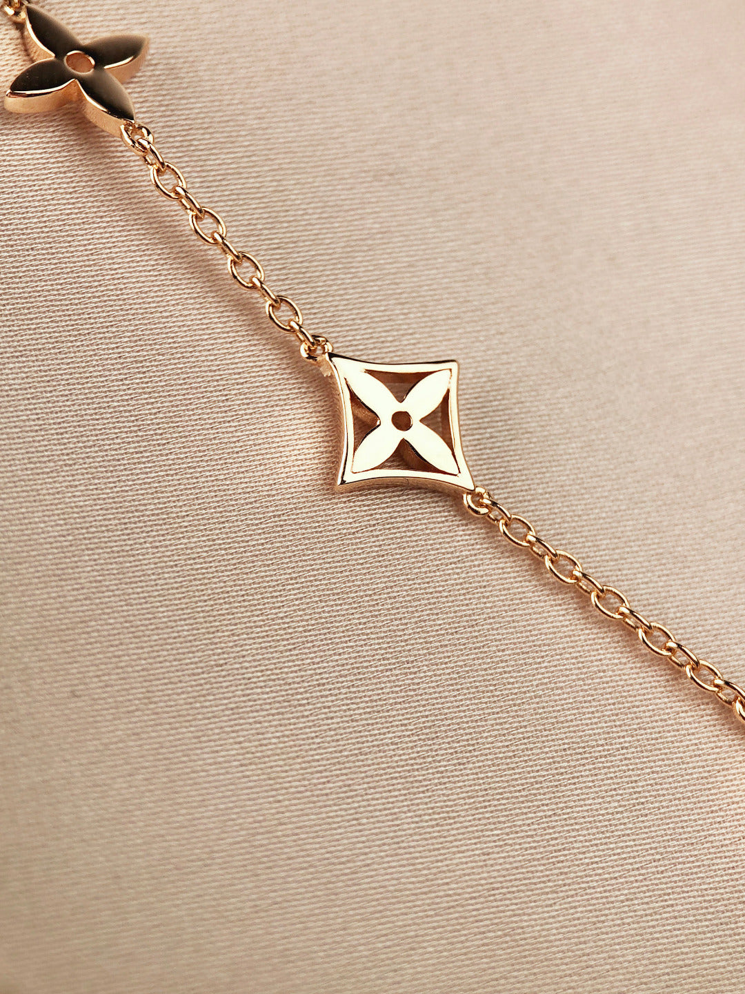 [Imperial] STAR AND SUN 7 MOTIFS GOLD BRACELET