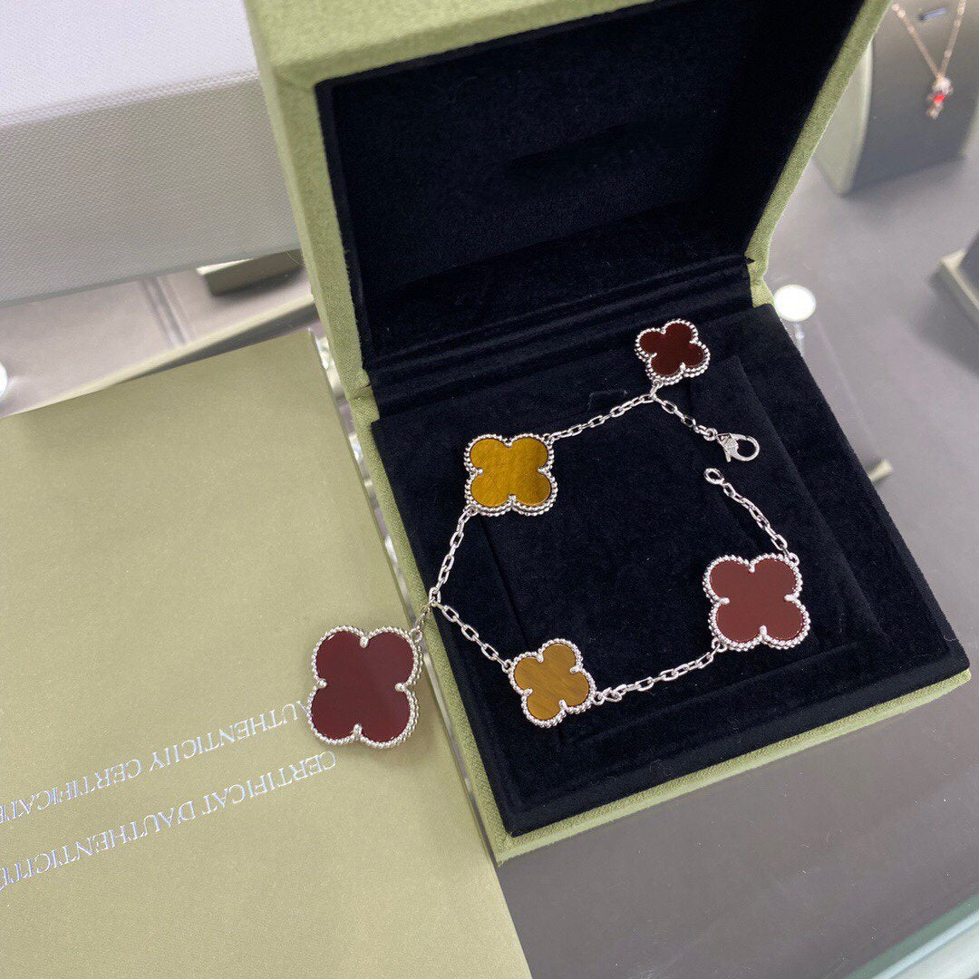 [Imperial] CLOVER 5 MOTIFS SIVLER CARNELIAN TIGER EYE BRACELET