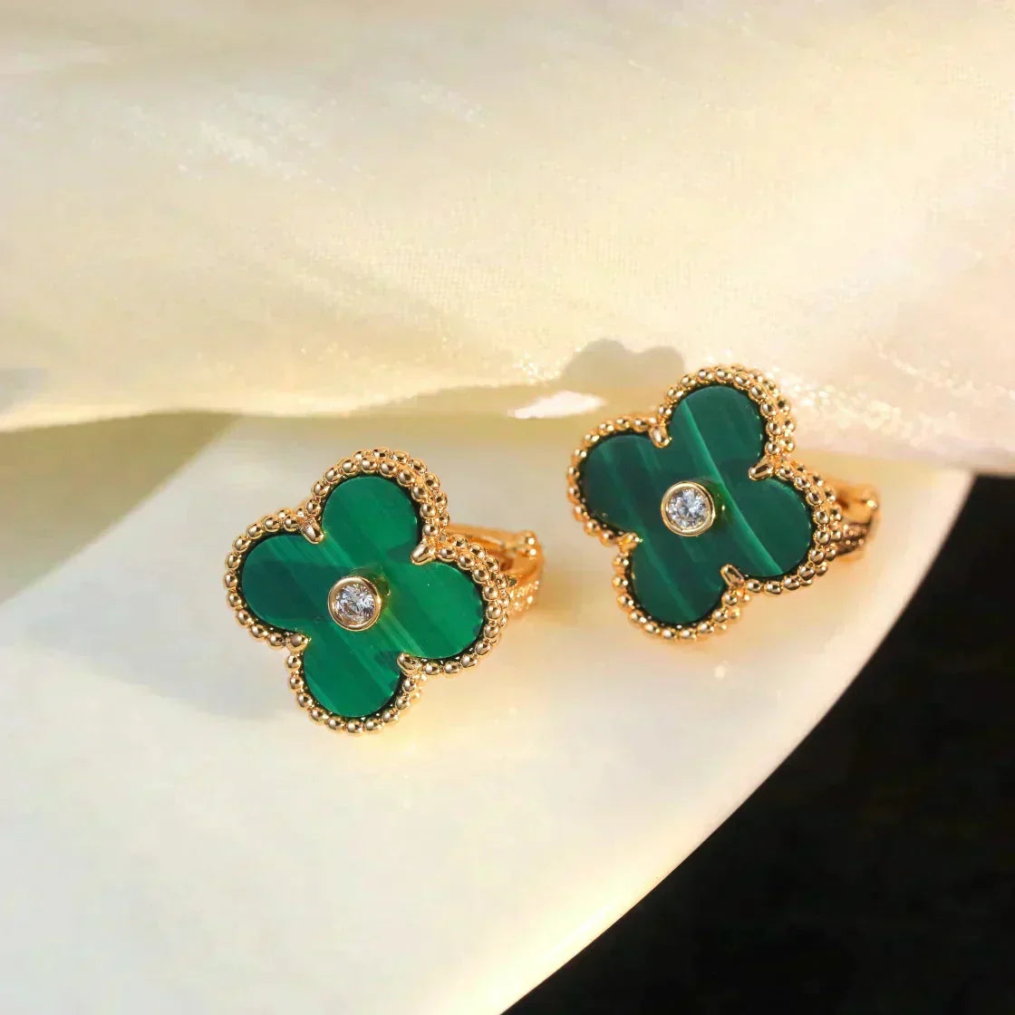 [Imperial] CLOVER MEDIUM 1 MOTIFS MALACHITE DIAMOND EARRINGS