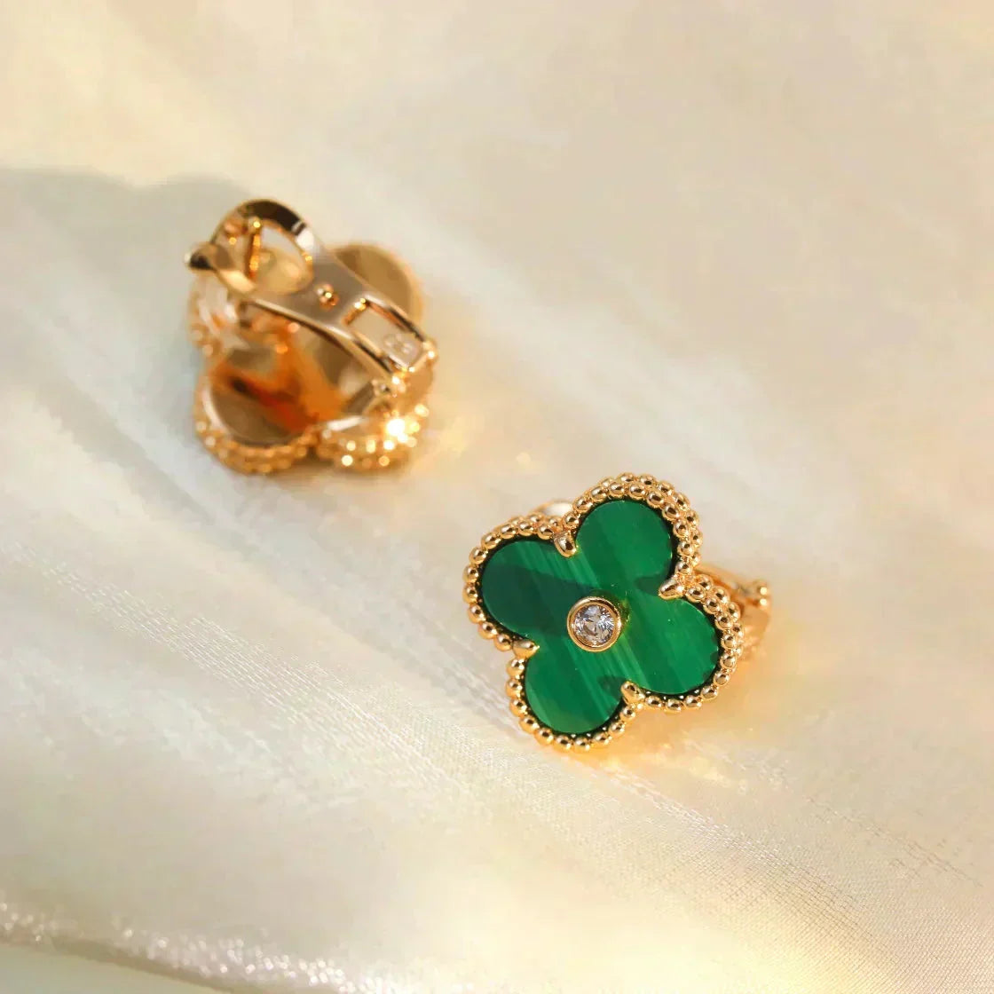 [Imperial] CLOVER MEDIUM 1 MOTIFS MALACHITE DIAMOND EARRINGS