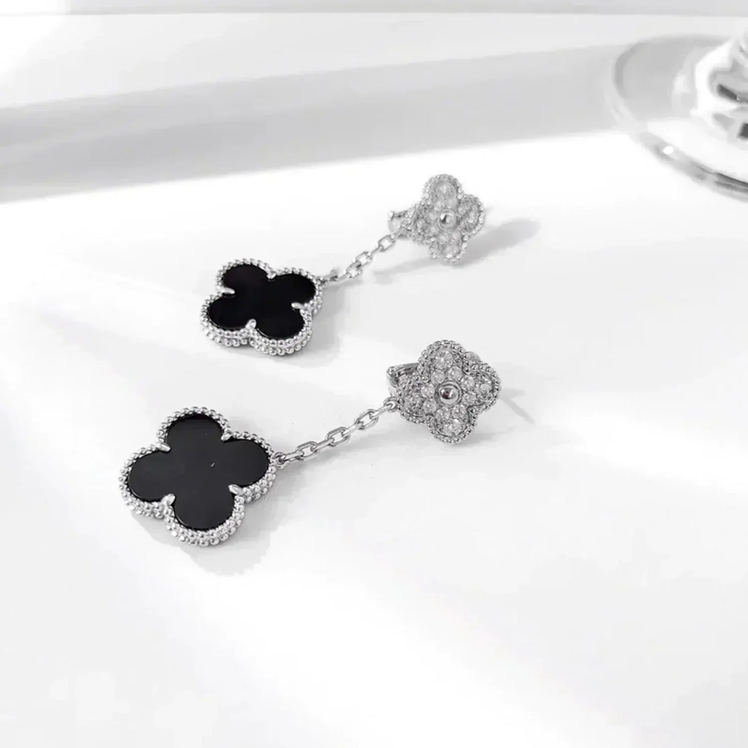 [Imperial] CLOVER 2 MOTIFS  DIAMOND ONYX EARRINGS SILVER