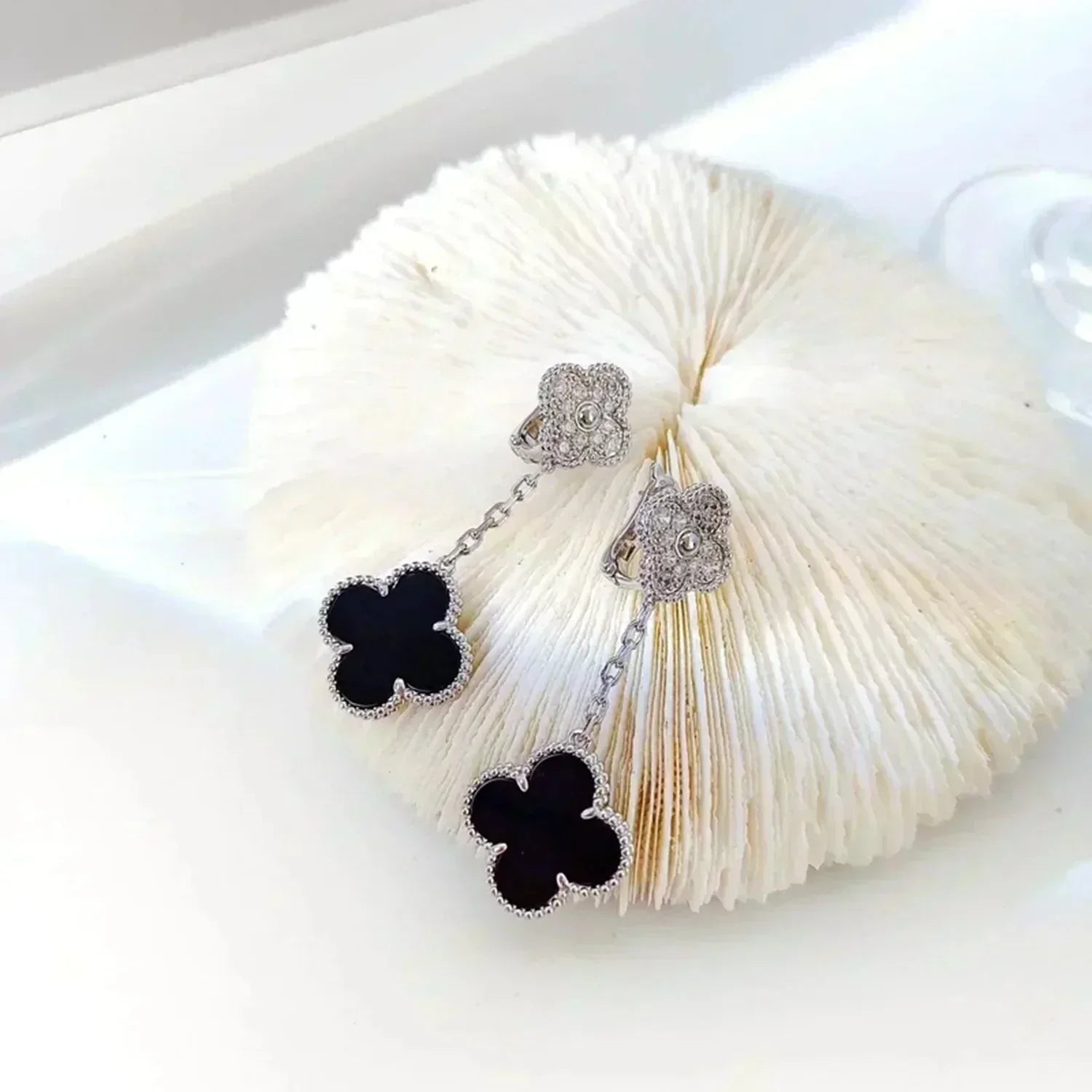[Imperial] CLOVER 2 MOTIFS  DIAMOND ONYX EARRINGS SILVER