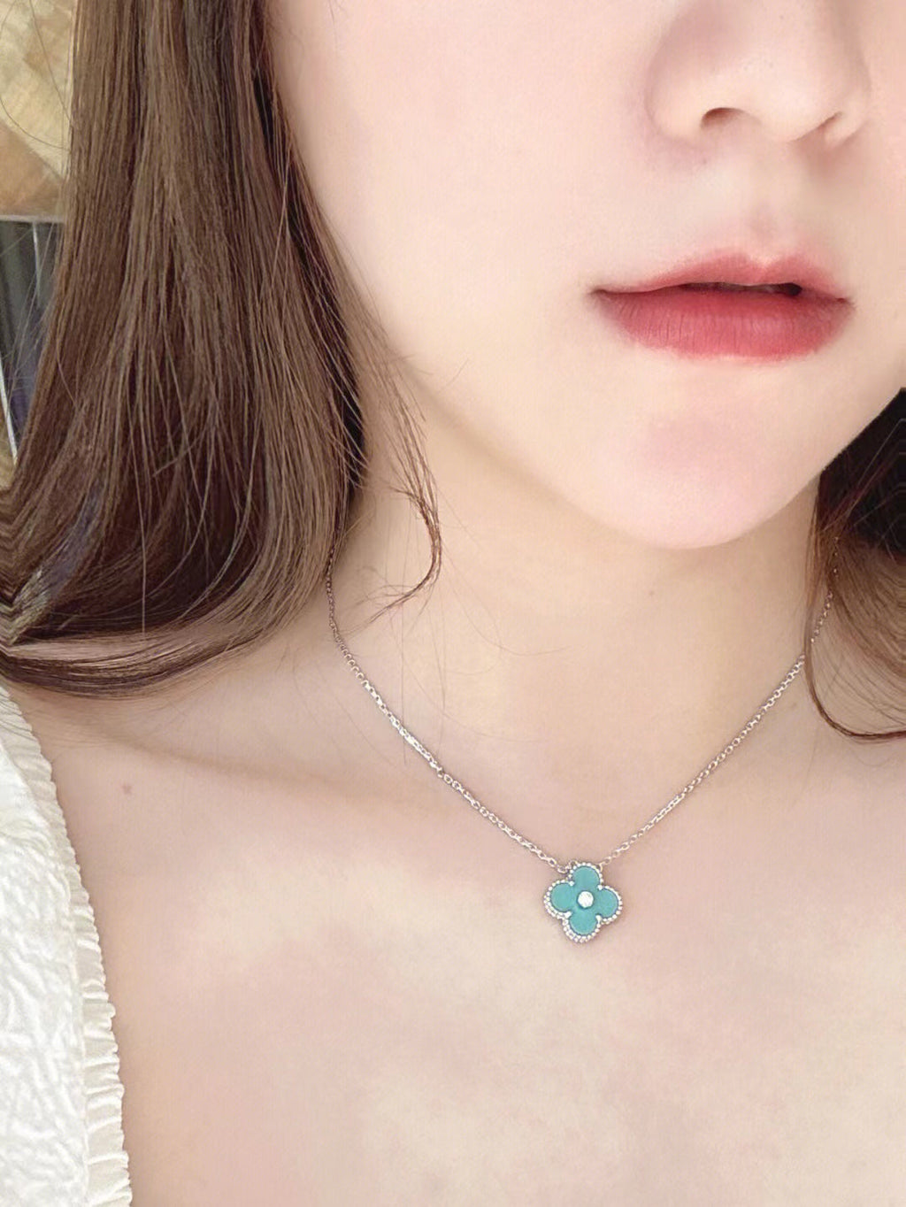 [Imperial] CLOVER 1 DIAMOND LIGHT BLUE SILVER NECKLACE