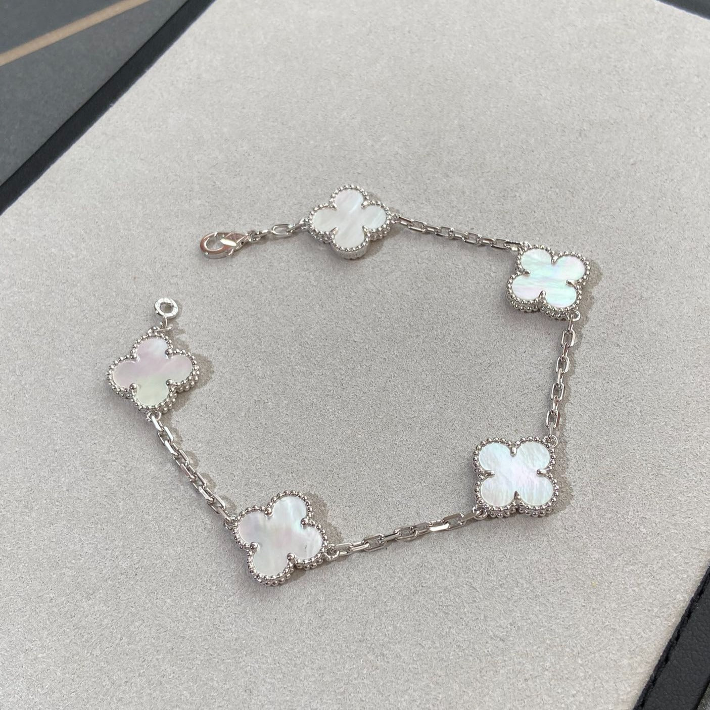 [Imperial]New CLOVER WHITE PEARL MOP 5 MOTIF BRACELET COLLECTION