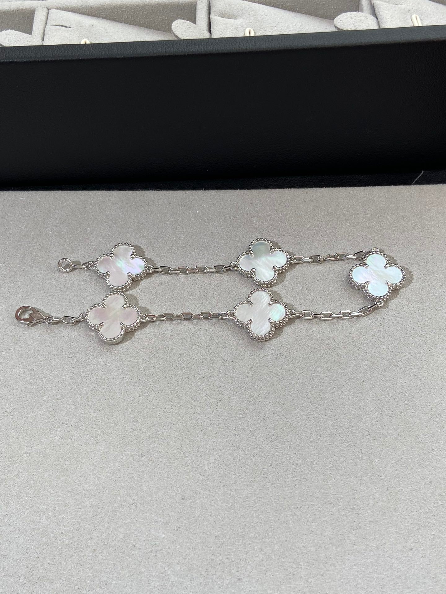 [Imperial]New CLOVER WHITE PEARL MOP 5 MOTIF BRACELET COLLECTION