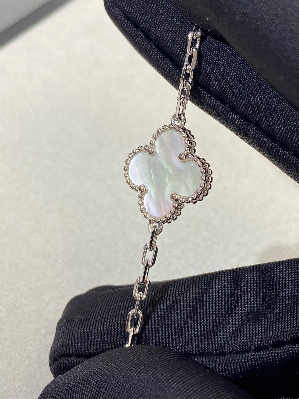 [Imperial]New CLOVER WHITE PEARL MOP 5 MOTIF BRACELET COLLECTION