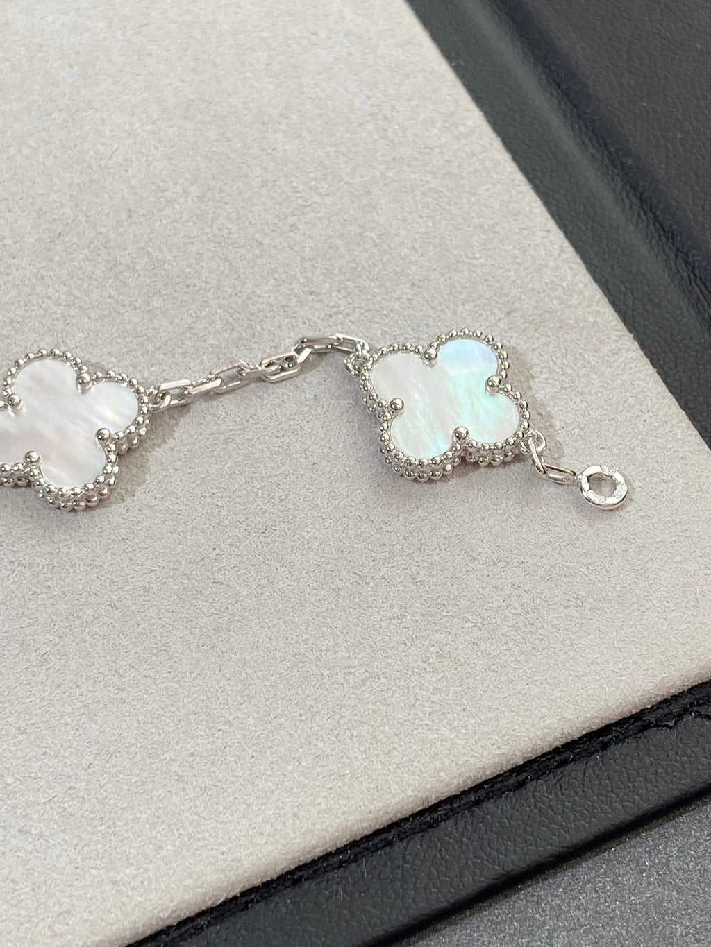 [Imperial]New CLOVER WHITE PEARL MOP 5 MOTIF BRACELET COLLECTION