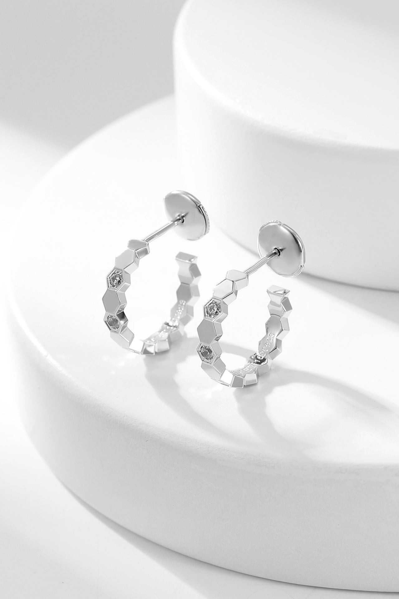 [Imperial] BEE LOVE DIAMOND HOOP EARRINGS