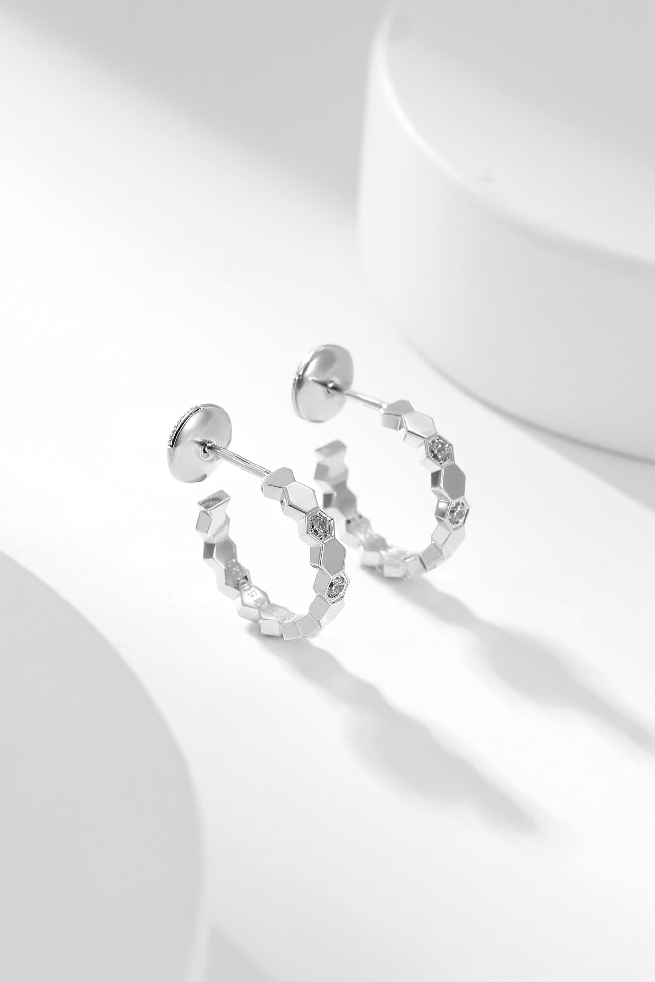 [Imperial] BEE LOVE DIAMOND HOOP EARRINGS
