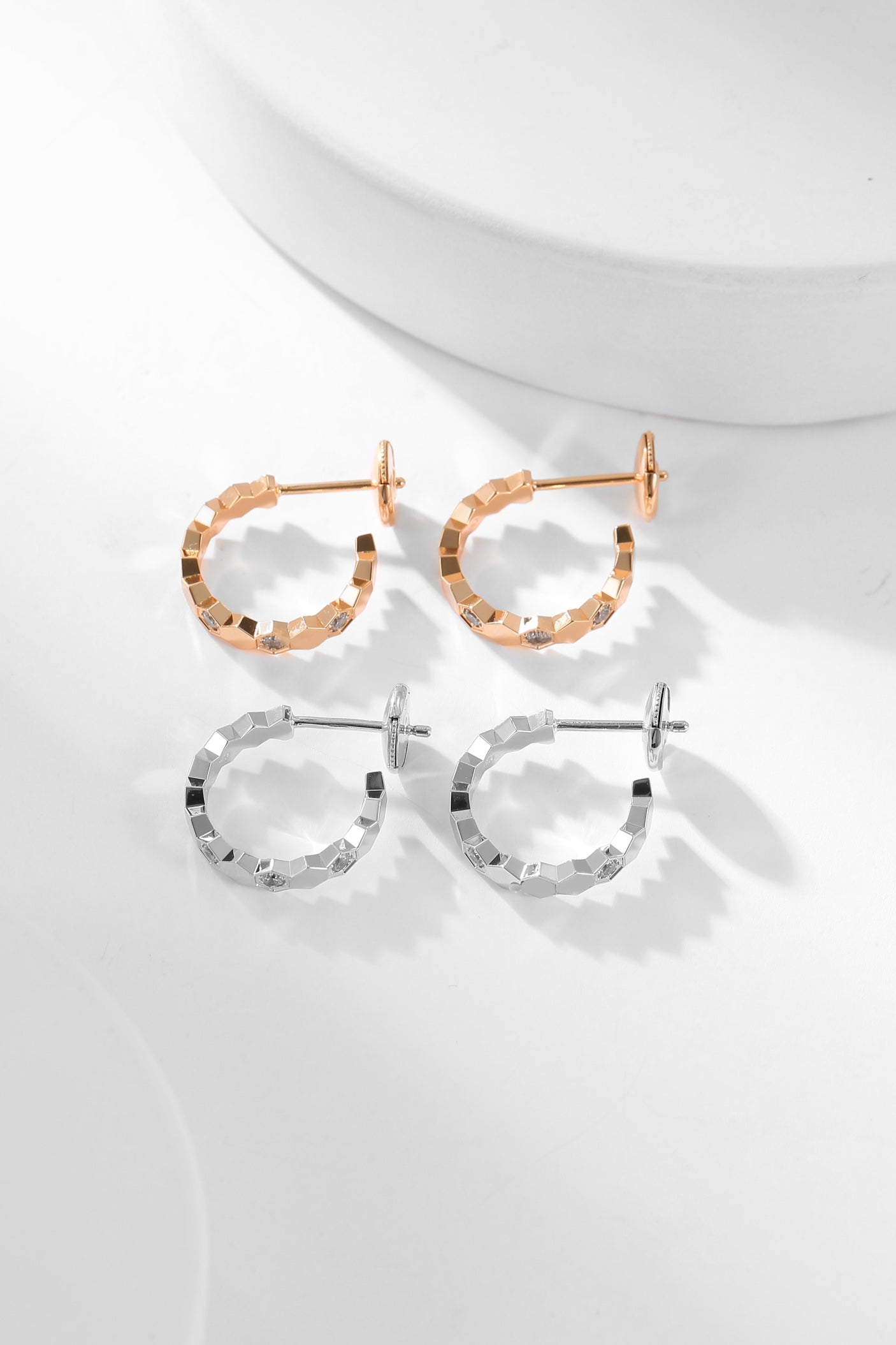 [Imperial] BEE LOVE DIAMOND HOOP EARRINGS