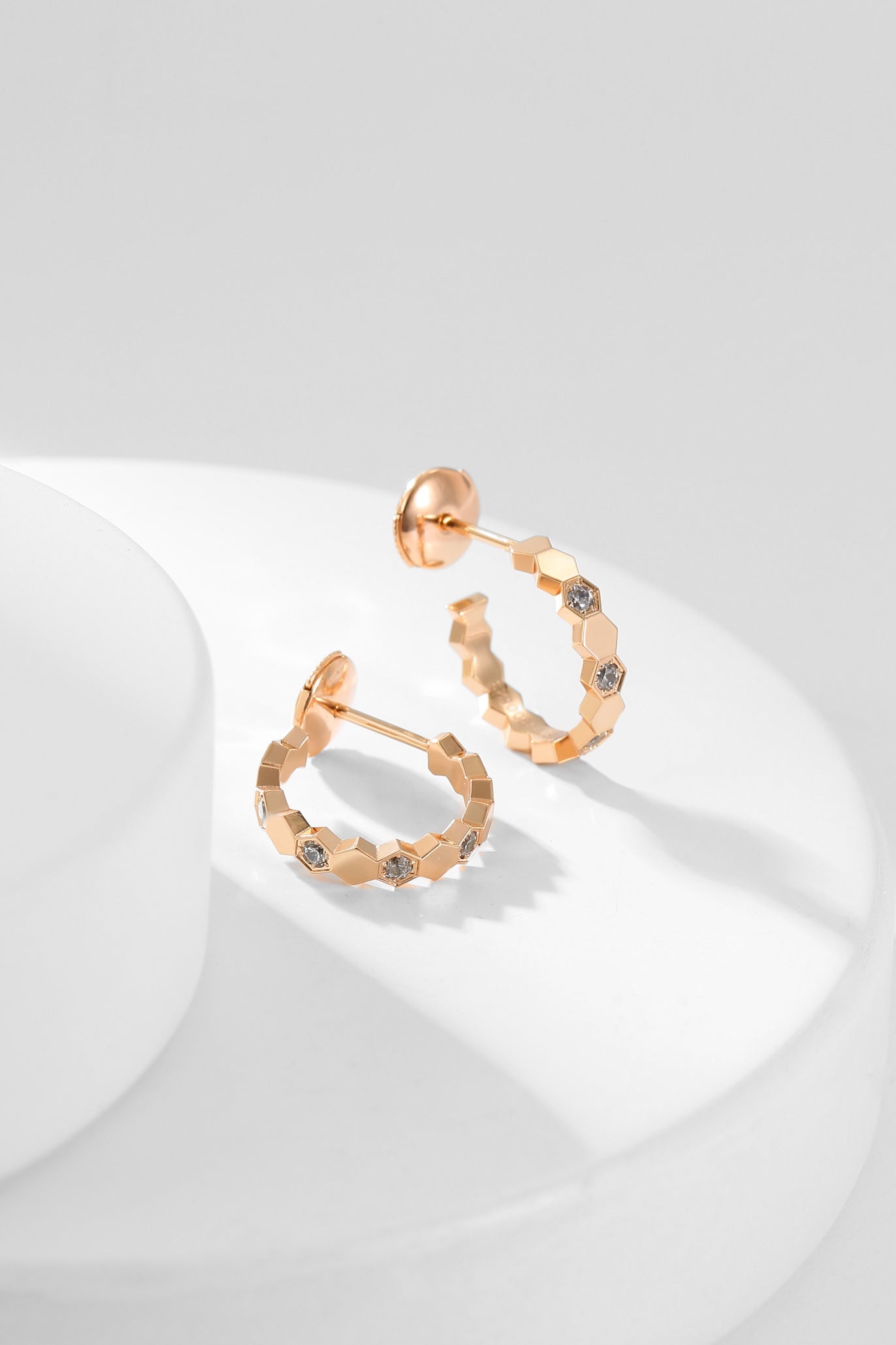 [Imperial] BEE LOVE DIAMOND HOOP EARRINGS