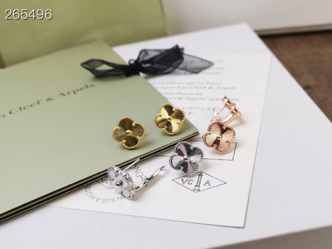 [Imperial] CLOVER MEDIUM STUD EARRINGS