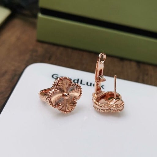 [Imperial] CLOVER MEDIUM STUD EARRINGS