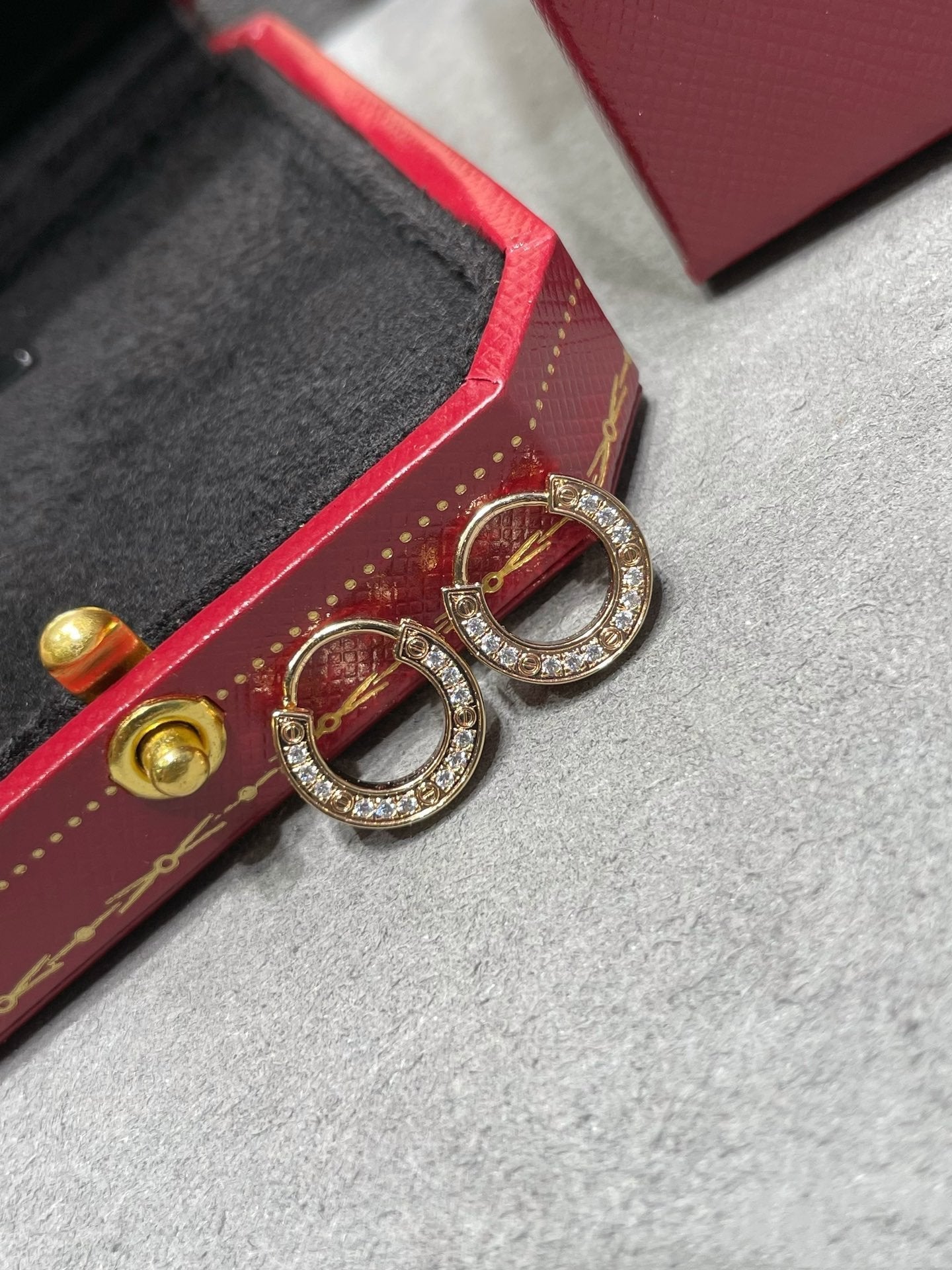 [Imperial] LOVE DIAMOND EARRINGS