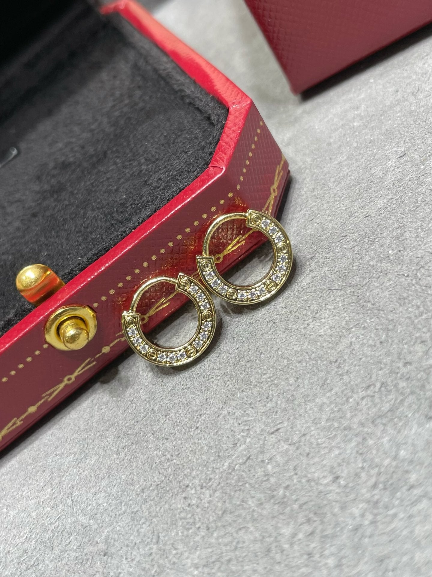 [Imperial] LOVE DIAMOND EARRINGS