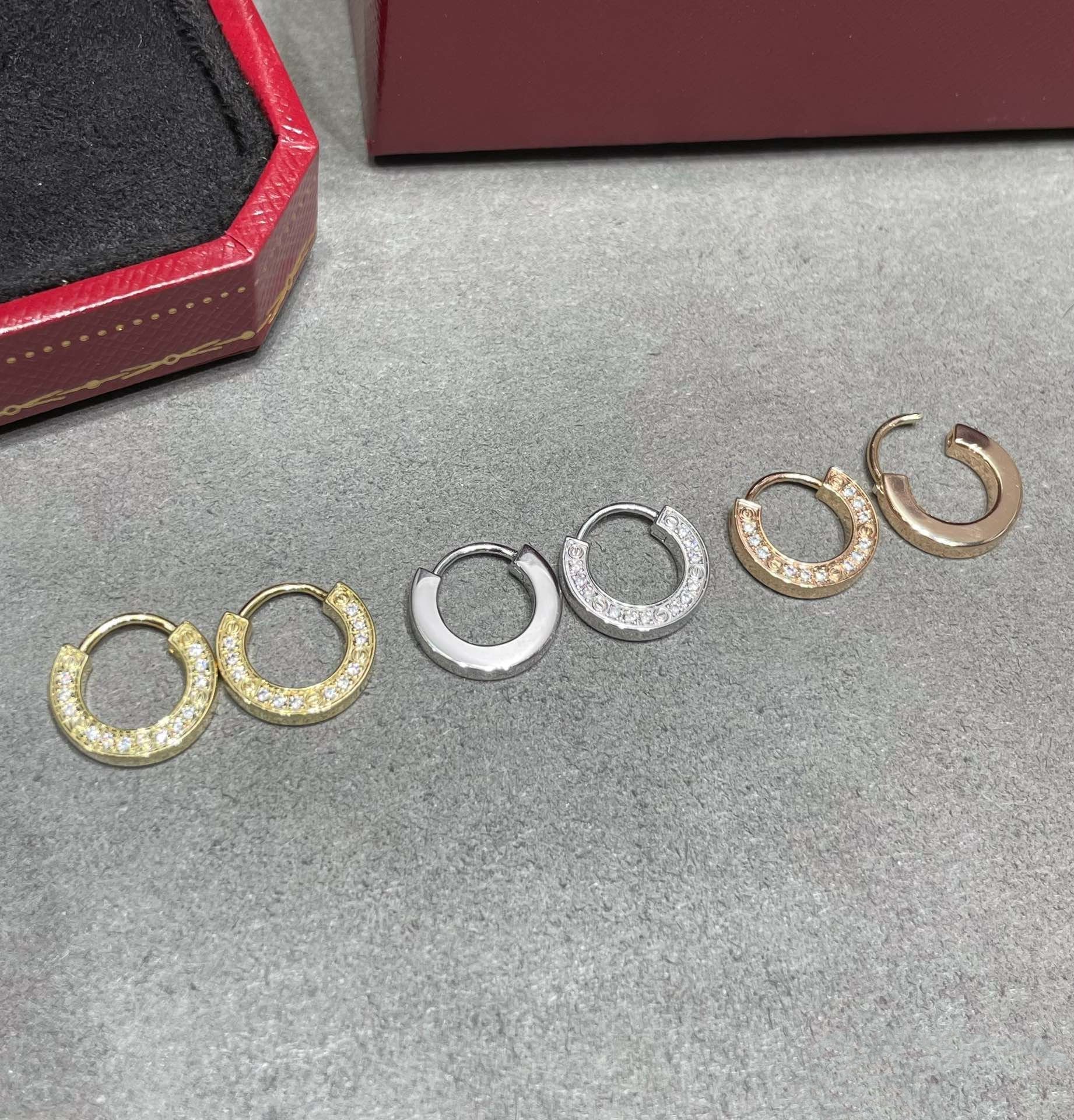 [Imperial] LOVE DIAMOND EARRINGS