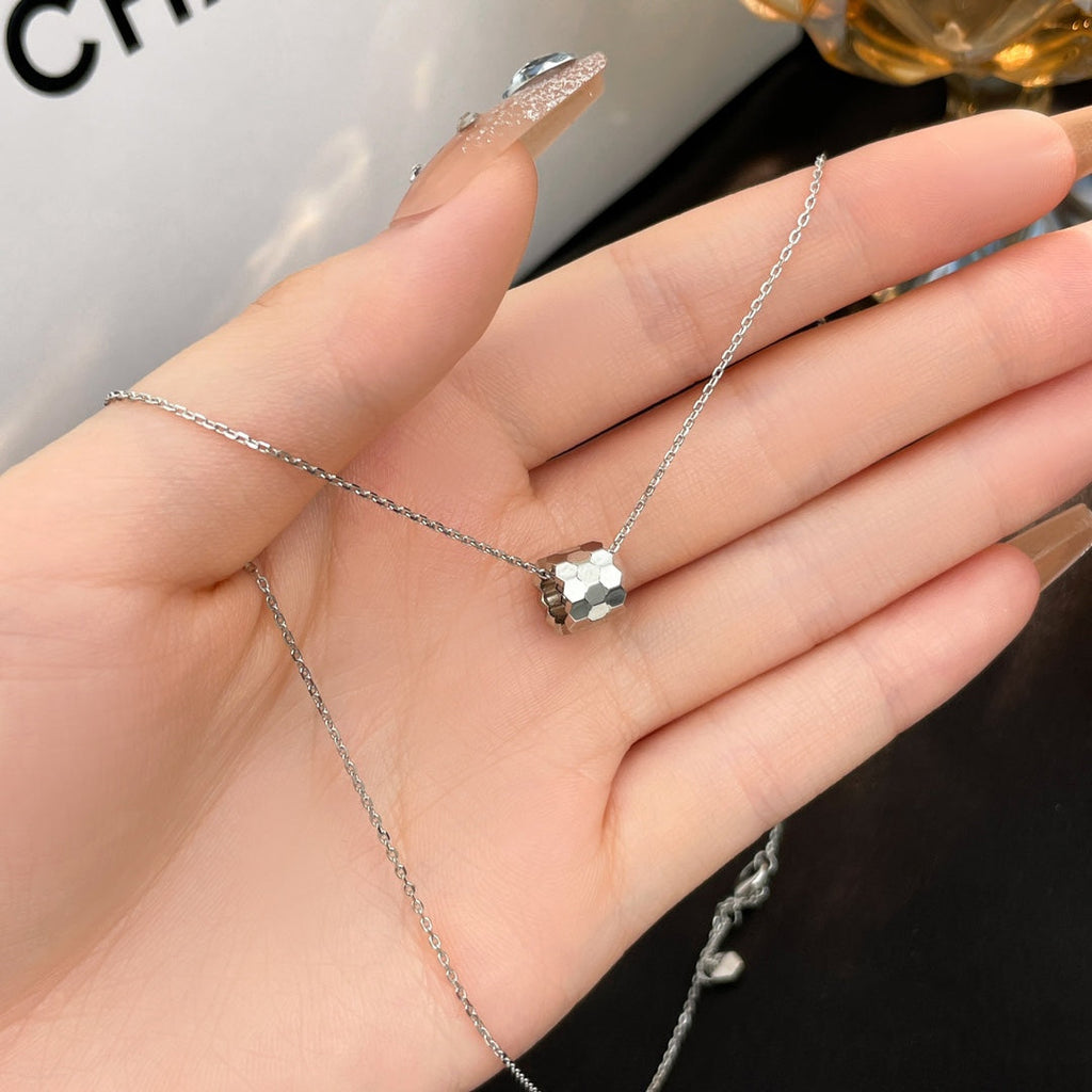 [Imperial] BEE MINI NECKLACE